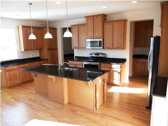 195 Berwick Dr, Summerville, SC 29483