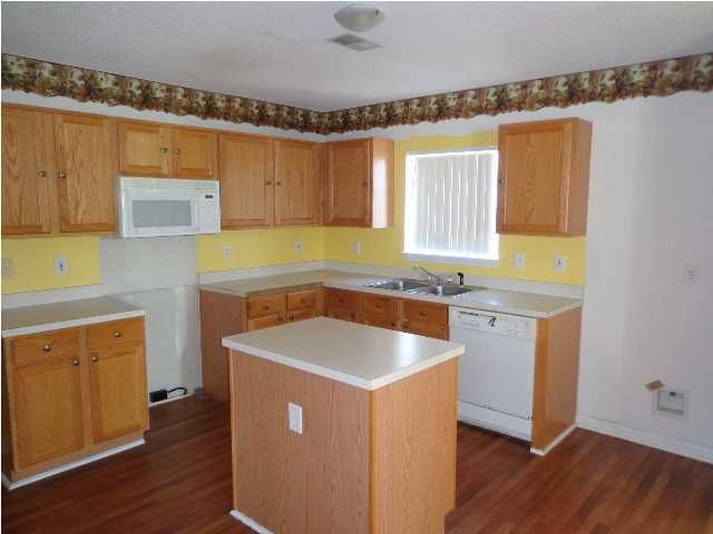 8021 Old London Rd, North Charleston, SC 29406