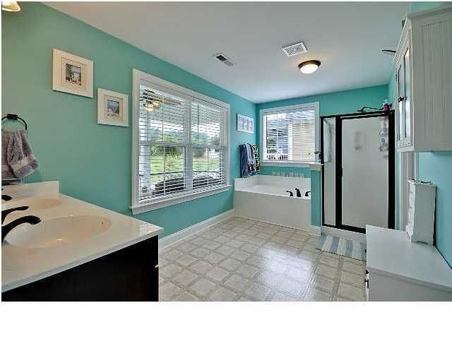 530 Crossland Dr, Moncks Corner, SC 29461
