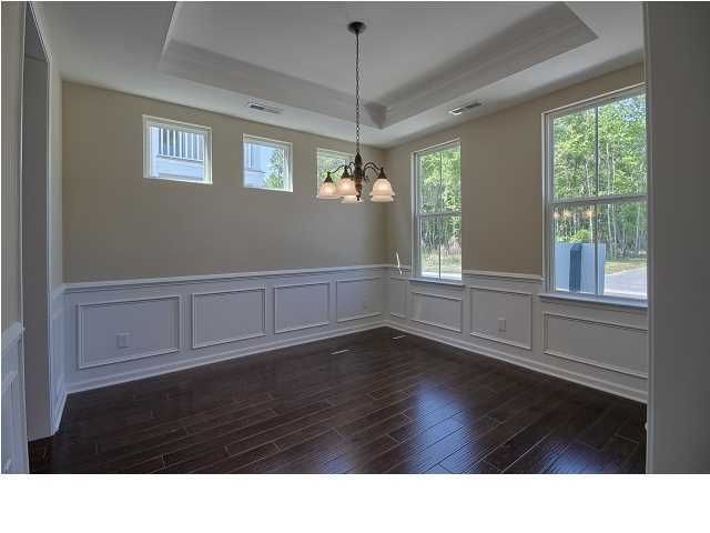 402 7th St, Summerville, SC 29483