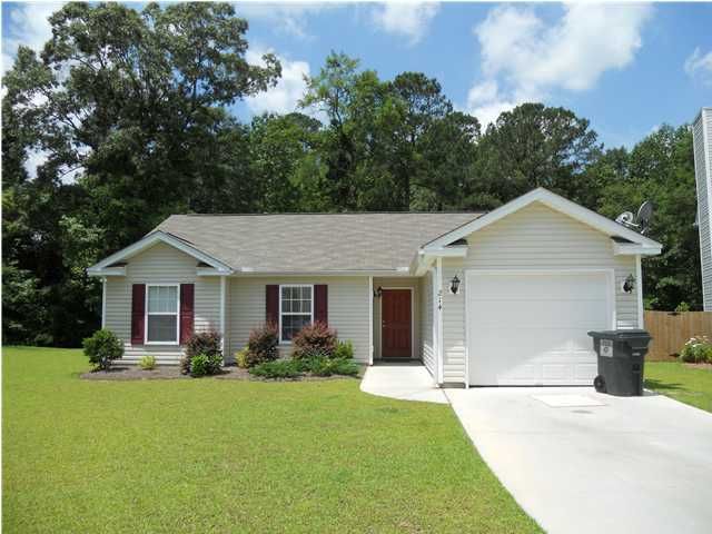 214 Maplewood Ridge Ct, Summerville, SC 29483