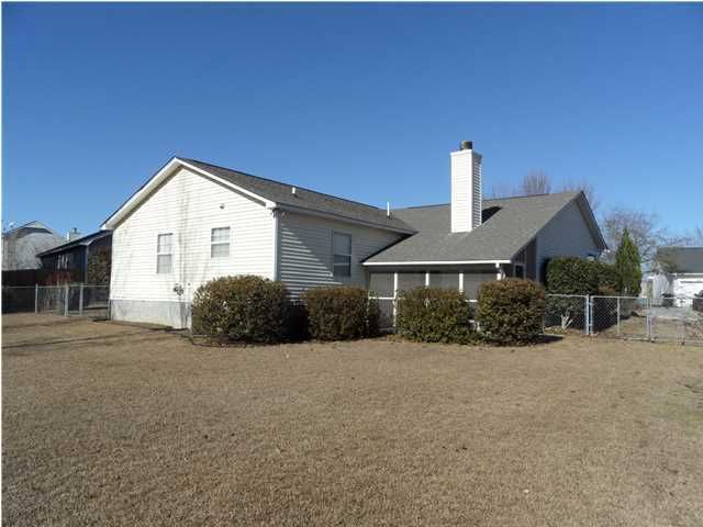 202 Persimmon Cir, Goose Creek, SC 29445