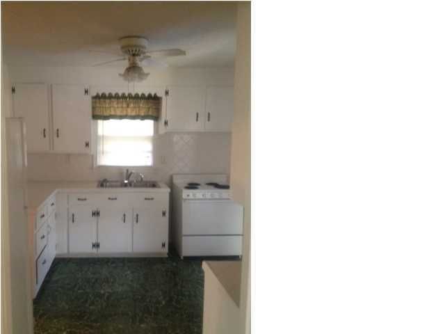 409 Sarah Dr, Goose Creek, SC 29445