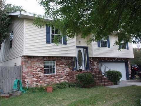 47 Lighthouse Dr, Goose Creek, SC 29445