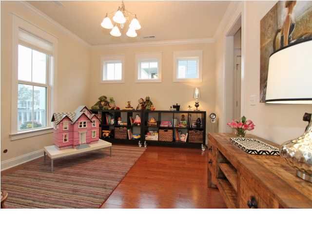 1049 Victoria Rd, Charleston, SC 29492