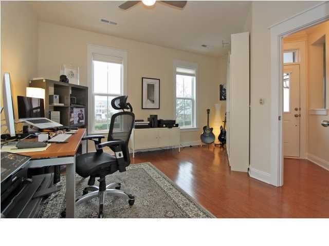 1049 Victoria Rd, Charleston, SC 29492