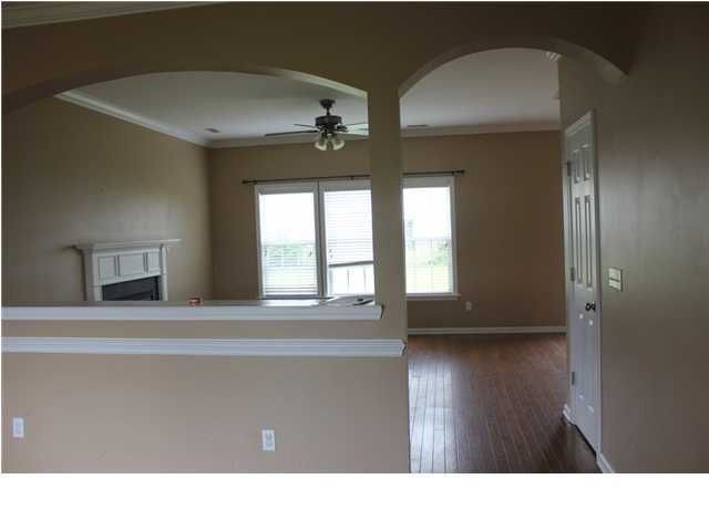 1417 Grackle Ct, Hanahan, SC 29410