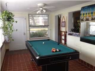 17 Moore Dr, Charleston, SC 29407