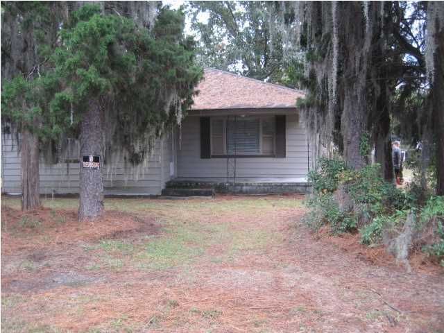 1093 Berkeley St, Hanahan, SC 29410