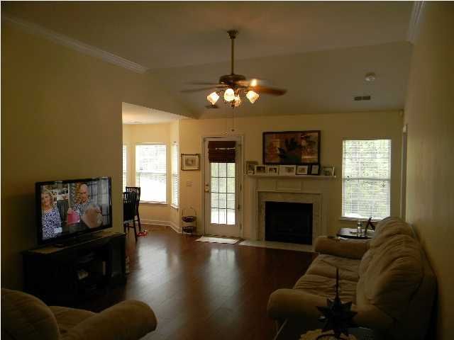 1467 Coopers Hawk Dr, Hanahan, SC 29410
