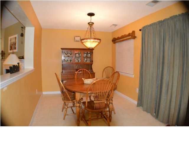 605 Navaho Blvd, Summerville, SC 29483