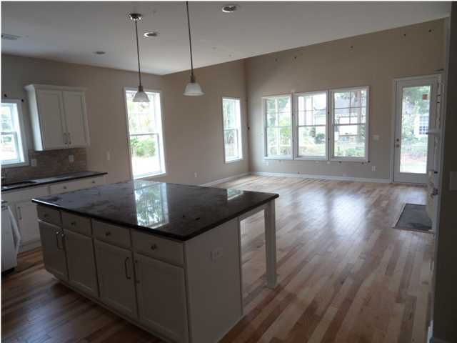 103 Riviera Dr, Summerville, SC 29483
