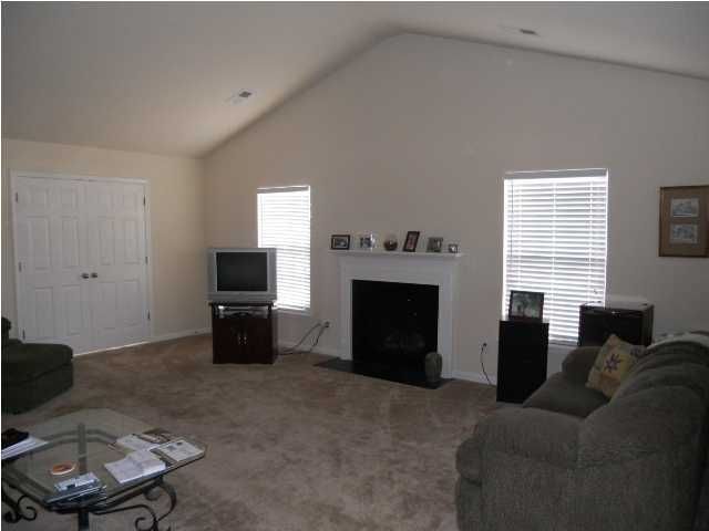 318 Deep River Rd, Summerville, SC 29483