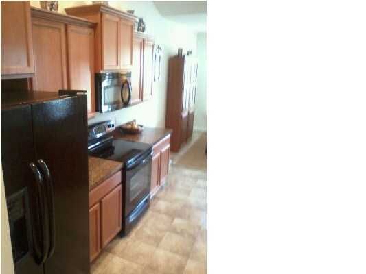 7634 Kinston St, North Charleston, SC 29418