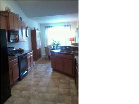 7634 Kinston St, North Charleston, SC 29418