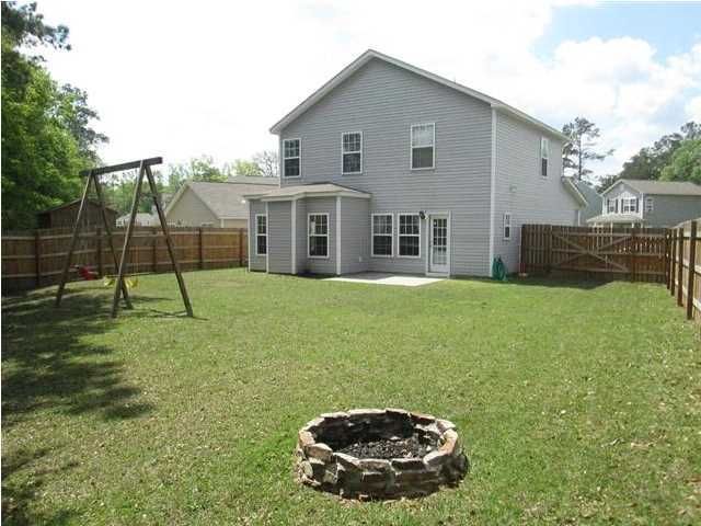 106 Farm Quarters Dr, Goose Creek, SC 29445