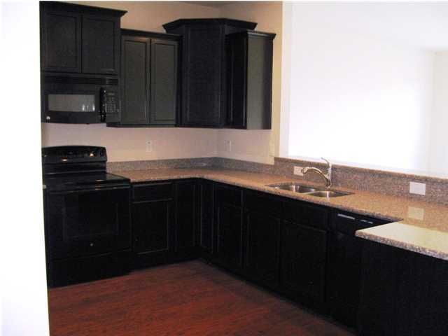 7705 Kinston St, North Charleston, SC 29418