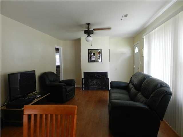 12 Stratton Dr, North Charleston, SC 29420