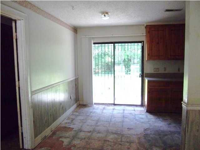 877 Savage Rd, Charleston, SC 29407