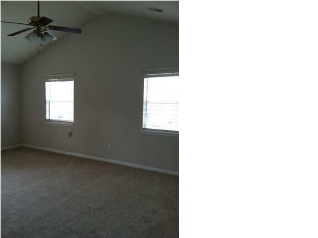 100 Creek Bend Dr, Summerville, SC 29485