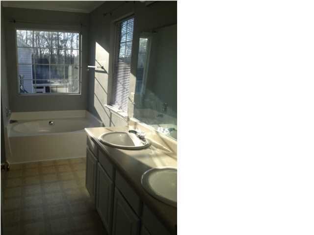 1407 Gemstone Blvd, Hanahan, SC 29410
