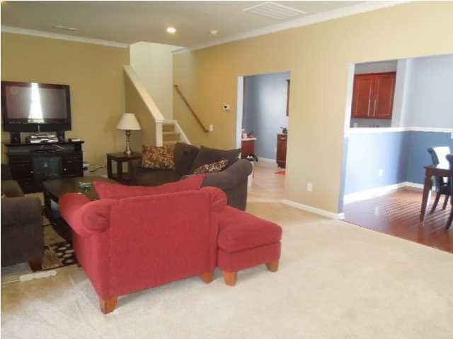 330 Peters Creek Dr, Summerville, SC 29483
