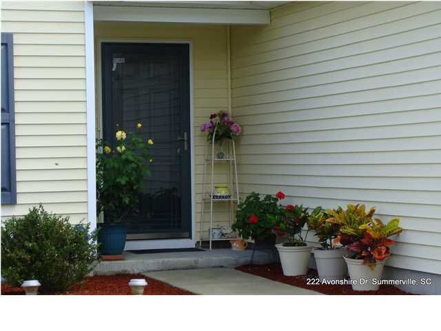 222 Avonshire Dr, Summerville, SC 29483