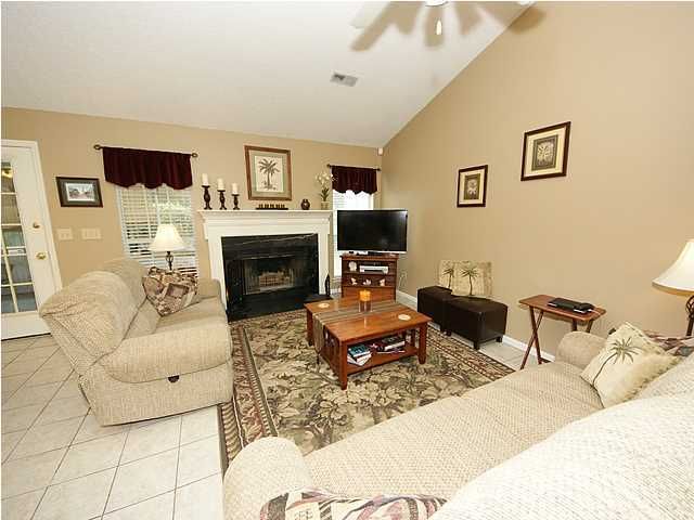 195 Briarwood Dr, Charleston, SC 29414