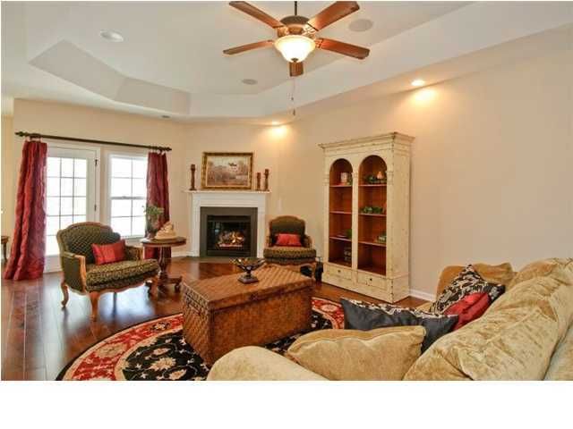 1022 Randy Kinard Ln, Hanahan, SC 29410