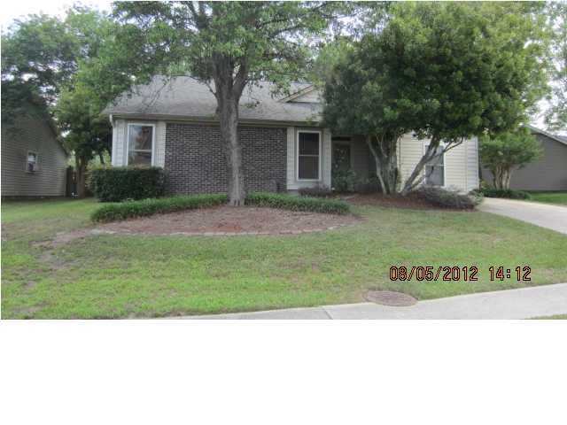 105 Persimmon Cir, Goose Creek, SC 29445