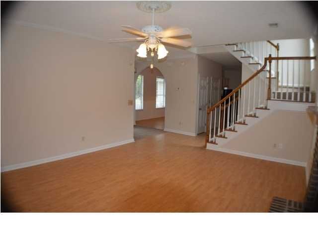 211 Thomaston Ave, Summerville, SC 29485