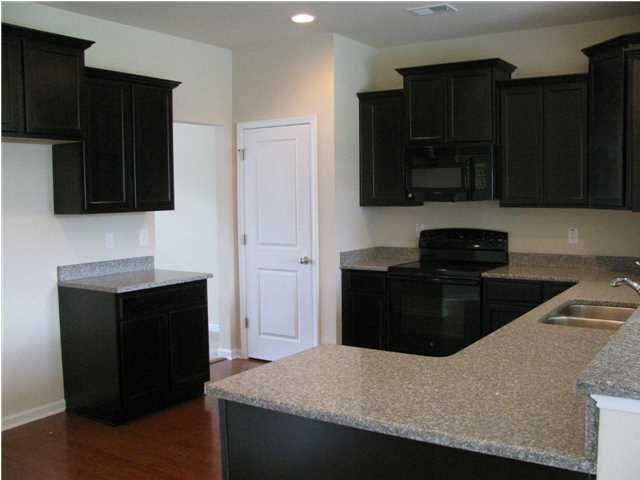 7717 Kinston St, North Charleston, SC 29418