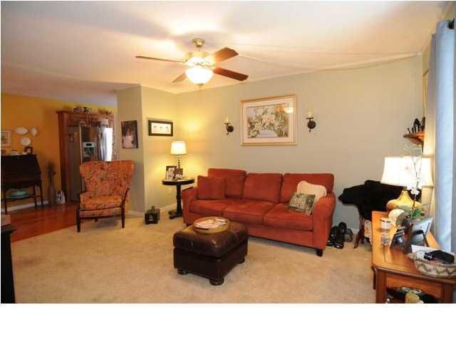 207 Maple Dr, Summerville, SC 29485