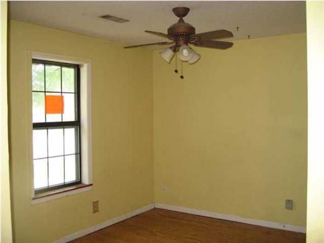11 Crystal Springs Dr, Goose Creek, SC 29445