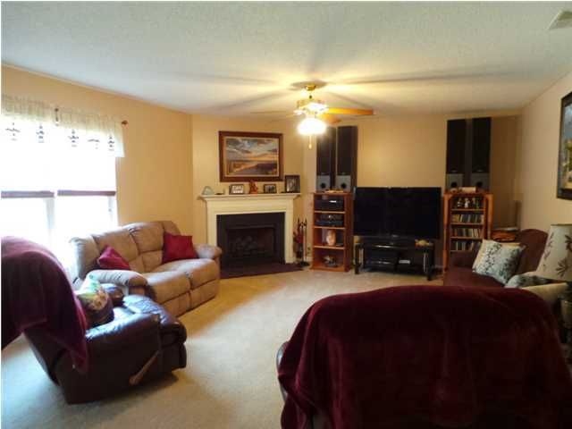 120 Summer Trace Dr, Summerville, SC 29485