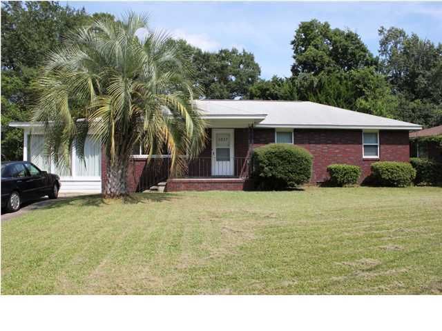5837 Beverly Dr, Hanahan, SC 29410