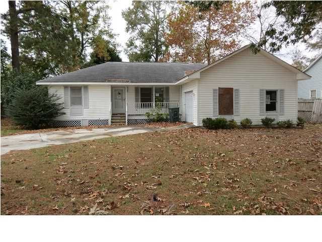 2016 Piper Dr, Charleston, SC 29407