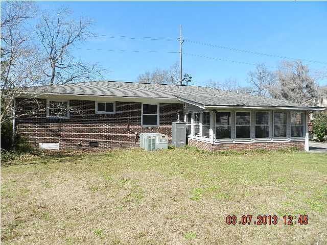 1115 Dickson Ave, Hanahan, SC 29410
