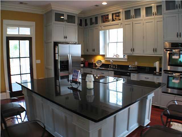 303 3rd Ave, Mount Pleasant, SC 29464