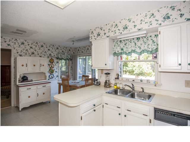 1705 W Sandcroft Dr, Charleston, SC 29407