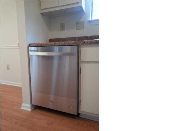 100 Carriage Ln, Summerville, SC 29483