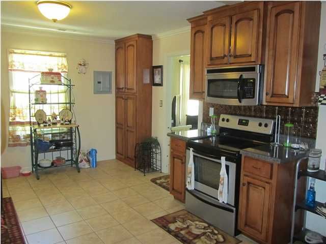 303 Amy Dr, Goose Creek, SC 29445
