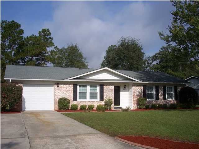 204 General Dennis Dr, Summerville, SC 29483