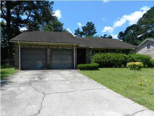 208 Iris St, Ladson, SC 29456