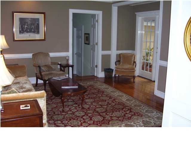 1983 Frampton Ave, Charleston, SC 29412