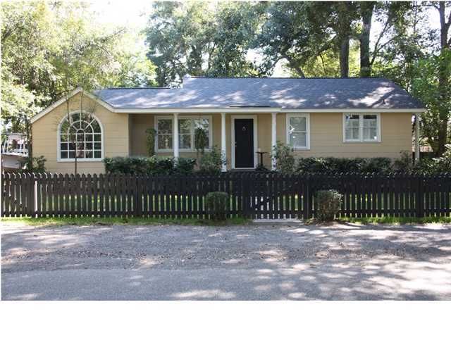 1983 Frampton Ave, Charleston, SC 29412