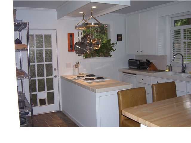 1983 Frampton Ave, Charleston, SC 29412