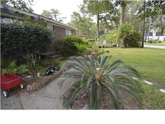 860 Santee St, James Island, SC 29412