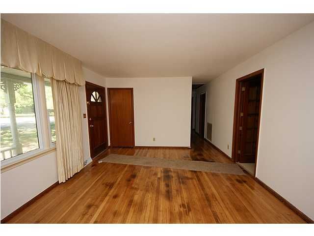 1105 Yeamans Hall Rd, Hanahan, SC 29410