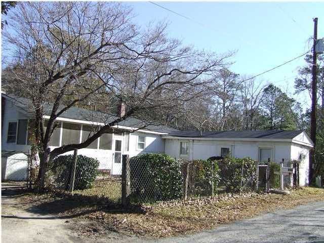 206 Doiley Ln, Moncks Corner, SC 29461